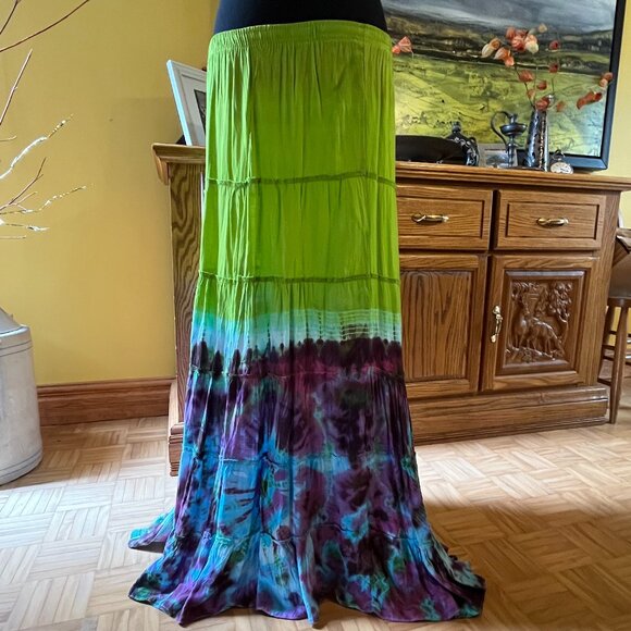 Gorgeous Maxi Skirt Floor Length Flowy Tiered Boho Tie Dye Vintage - Picture 3 of 4
